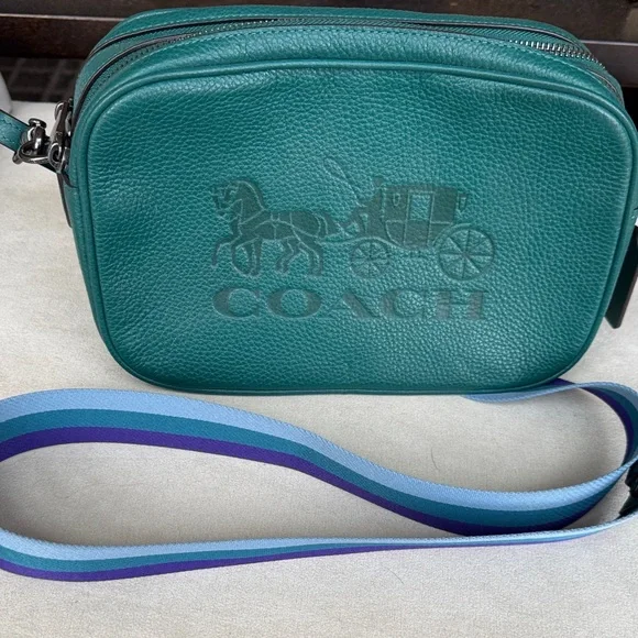 Coach Jes Green cross body bag in refined pebble leather - Picture 1 of 7